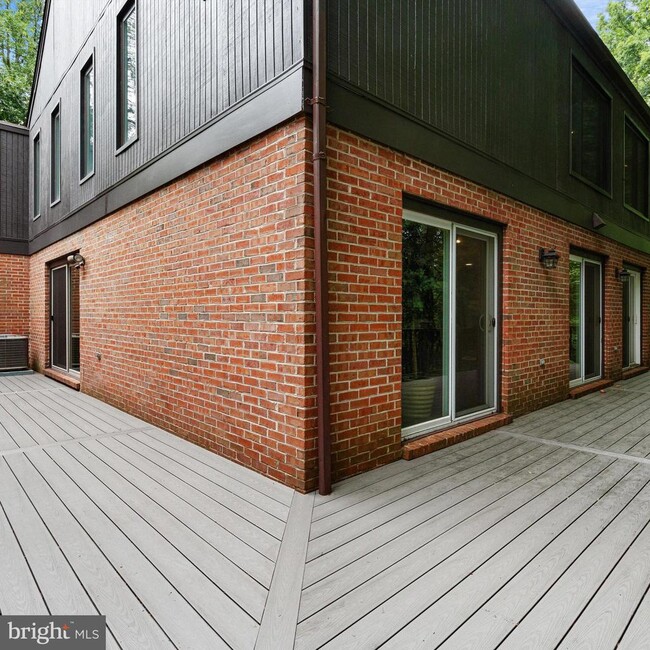 Building Photo - 3704 Oak Hill Way