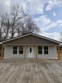 Building Photo - 411 Elm St