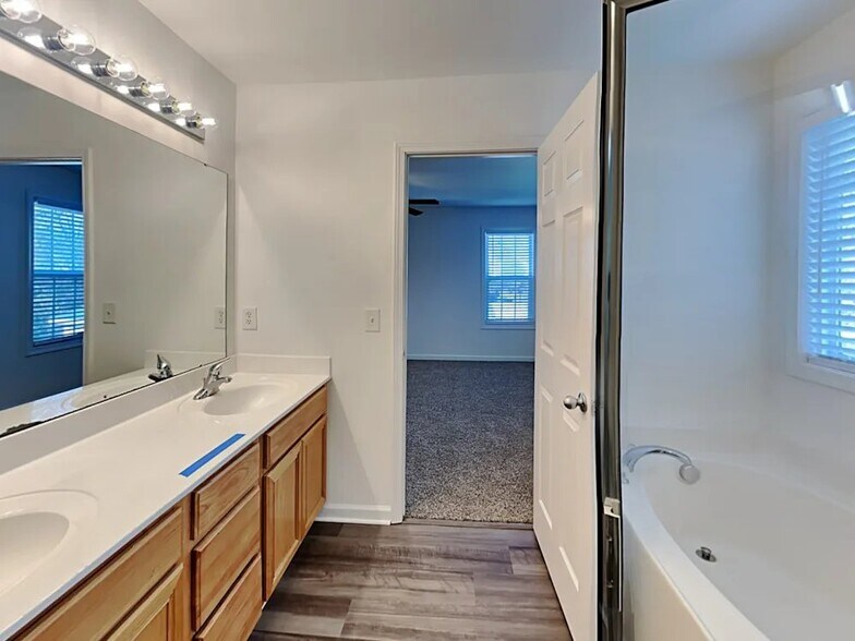 Building Photo - 3239 Polite Ln