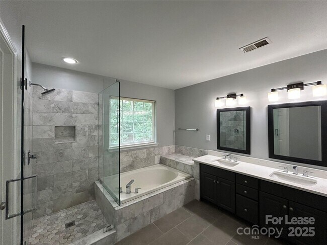 Building Photo - 6518 Harburn Forest Dr