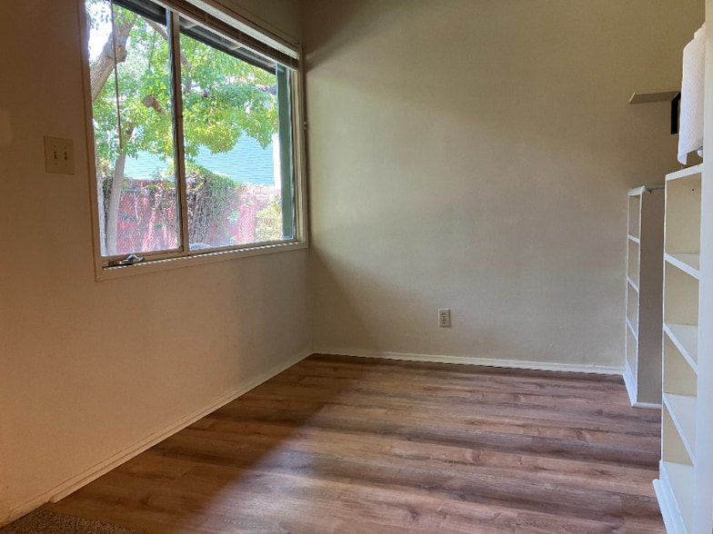 Building Photo - 580 N Madison Ave