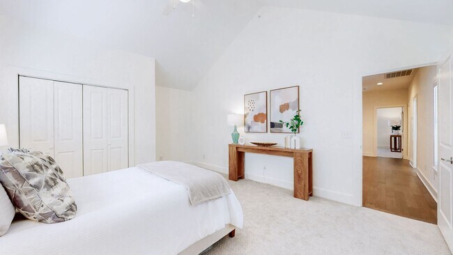 Building Photo - Franklin Gem Walking Distance to Downtown!