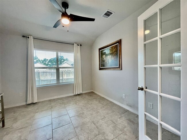 Building Photo - 1916 Thorndyke Ln