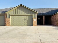 Building Photo - 5813 Urbana Pl