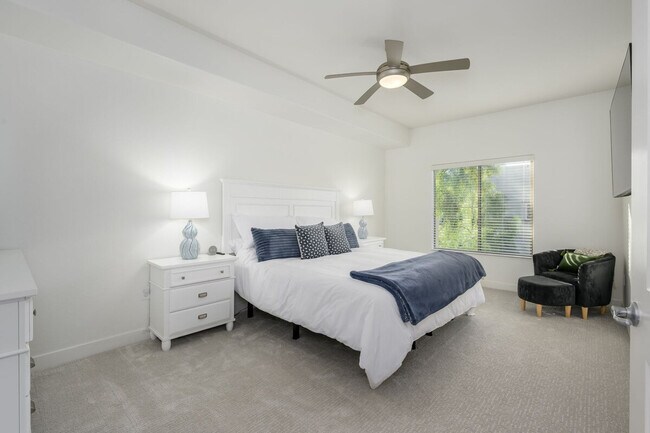 Building Photo - 5450 E Deer Valley Dr