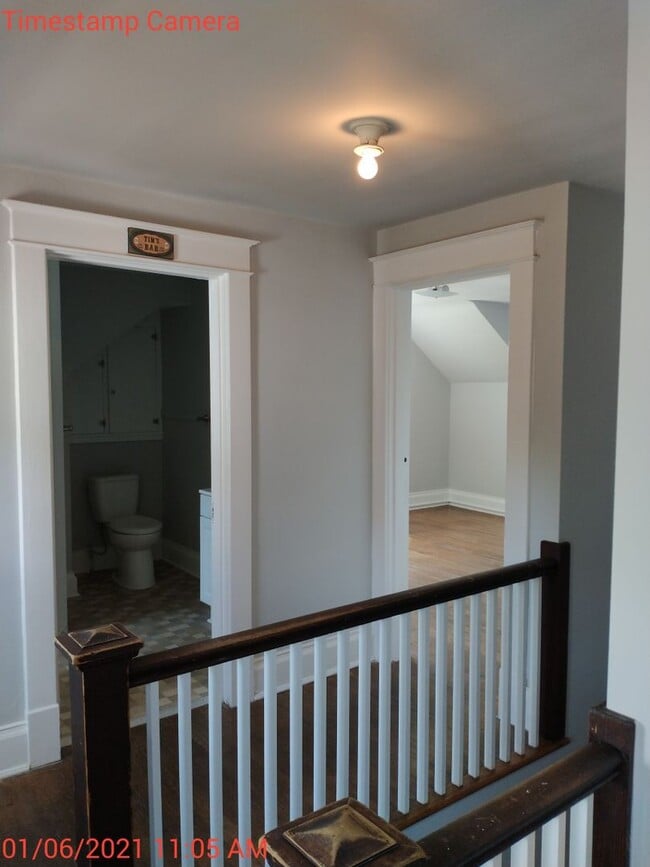 Building Photo - 2026-2027 9 bedroom / 4.5 baths  School Ye...
