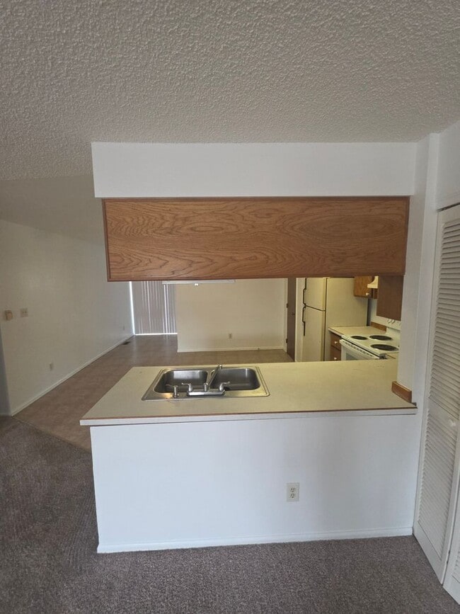 Building Photo - 3 Bedroom Apartment in FRUITA!!!