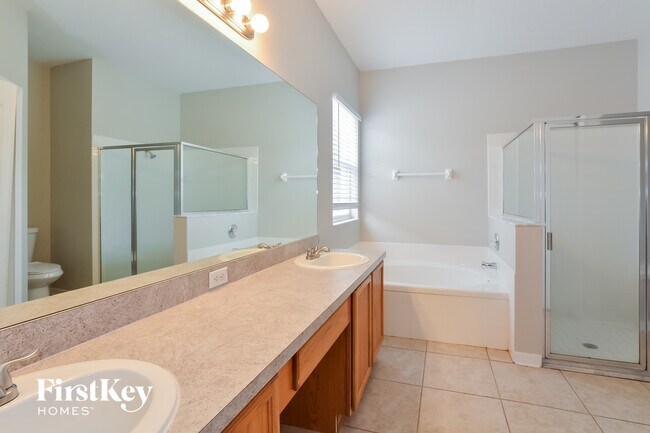 Building Photo - 3960 Andover Cay Blvd