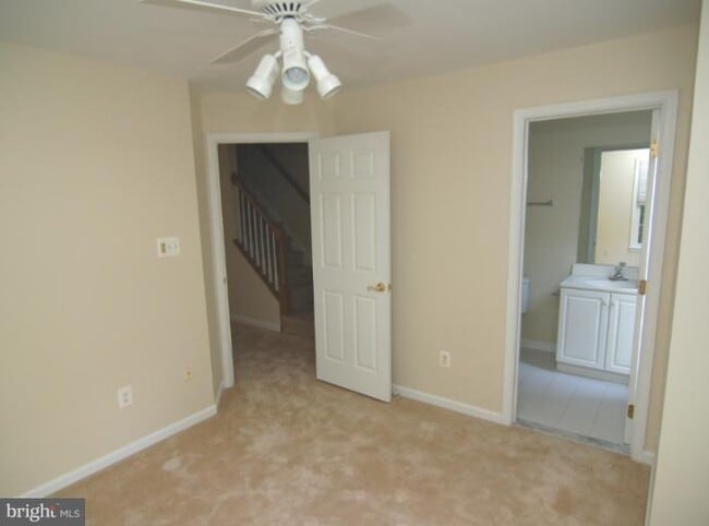 Building Photo - 2404 13th Ct N