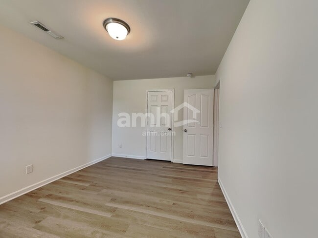 Building Photo - 1566 Cavendish Ct