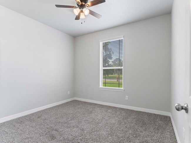 Building Photo - 244 Mossy Meadow Dr