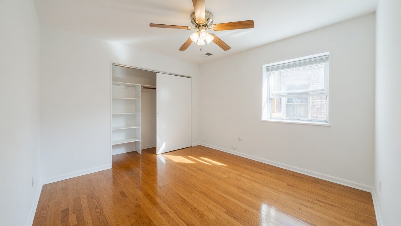 Building Photo - 6535 N Mozart St