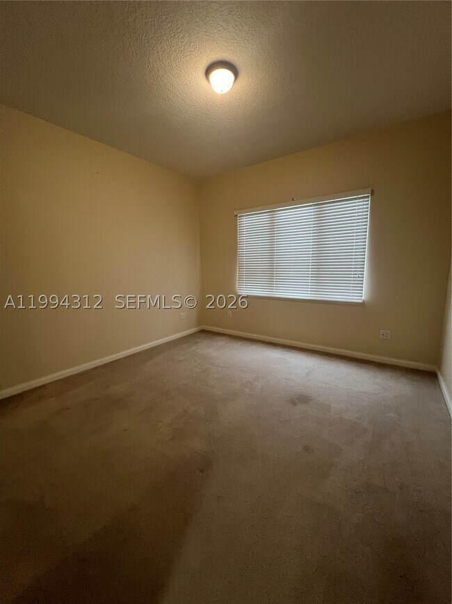Building Photo - 5 FL-5