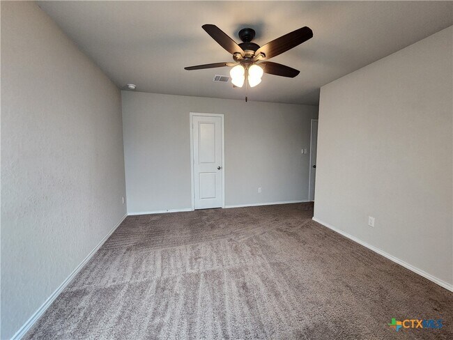 Building Photo - 522 Blue Stem Rd