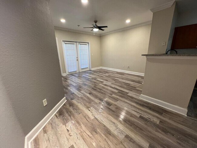 Building Photo - 202 E South St