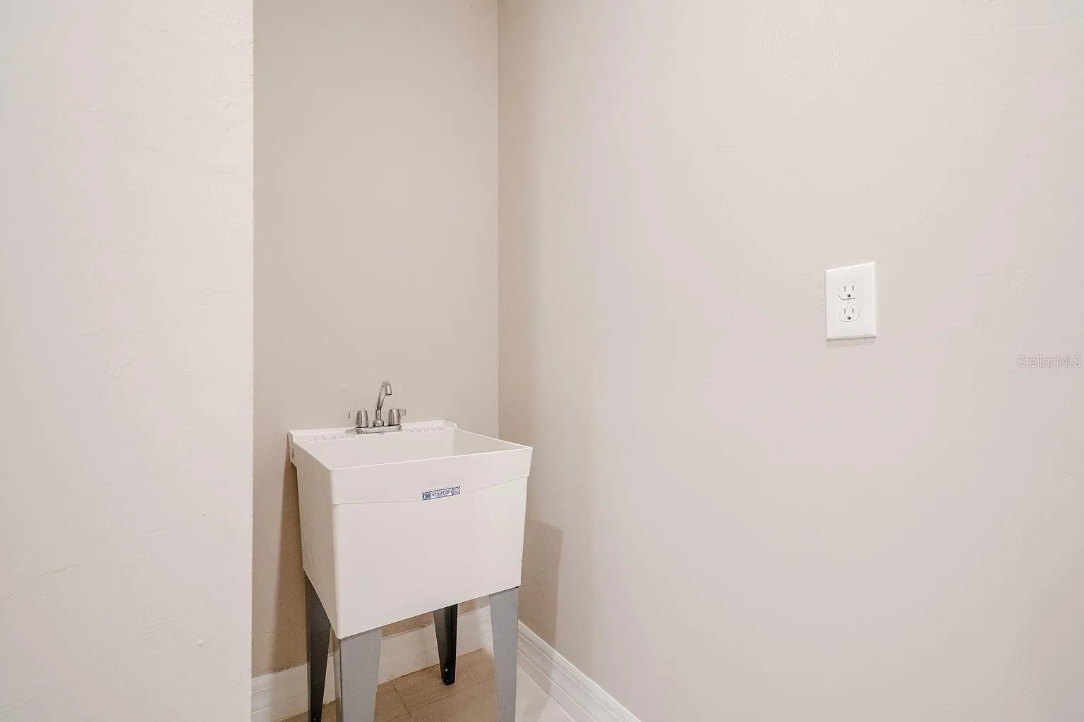 Building Photo - 2175 Darley Oak Way