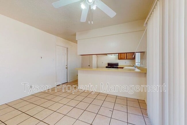 Building Photo - 5516 Cancelar Dr NE