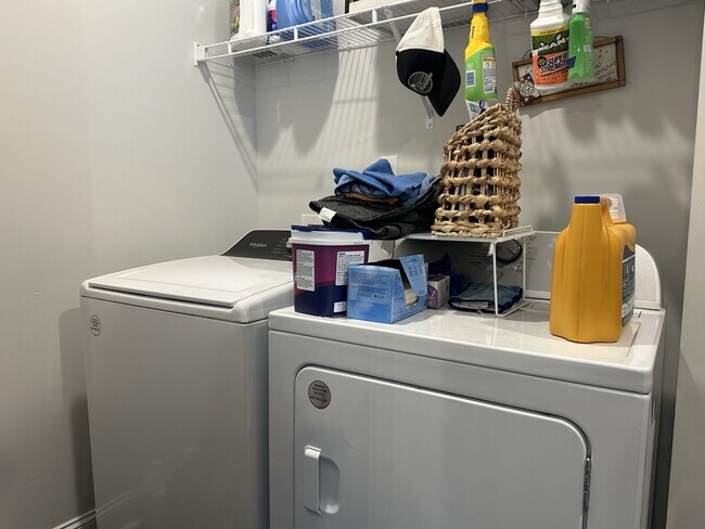 Building Photo - 345 Mcclelland Lp NE