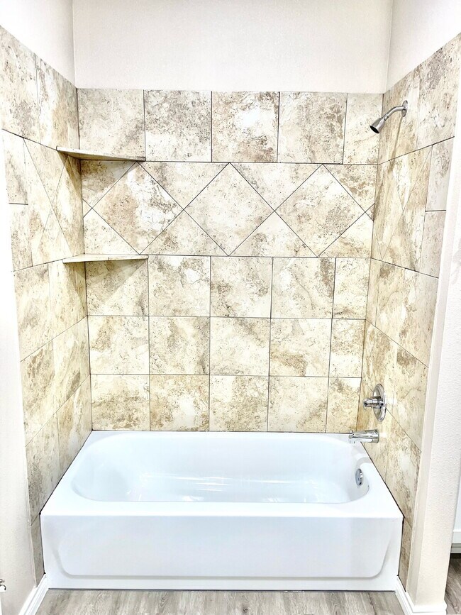 Building Photo - Beautiful 3-Bed Oasis with Granite Touches in Lubbock – 1650 Sq. Ft. of Comfort!