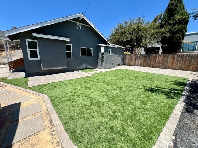 Building Photo - Charming 3BR Home with Private Patio & Spacious Yards in San Diego