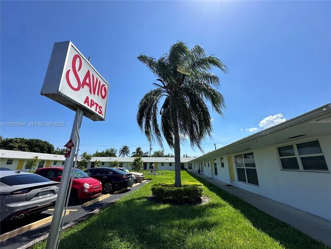 Building Photo - 2436 Van Buren St