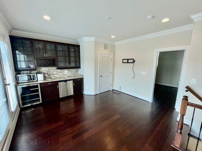 Building Photo - 619 Sprintsail Way