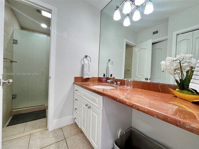 Building Photo - 9511 Collins Ave