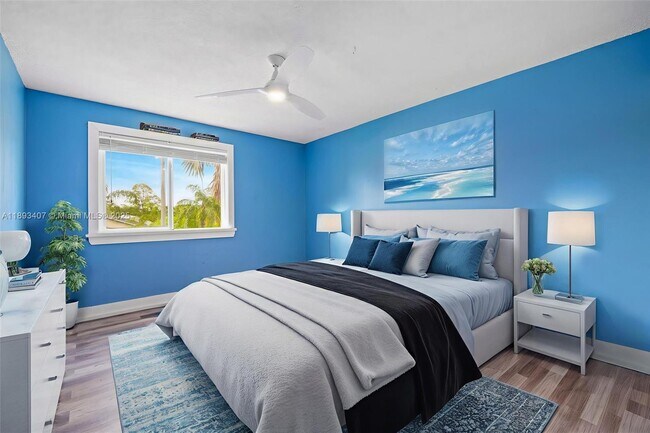 Building Photo - 16530 Royal Poinciana Ct