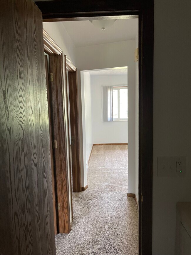 Building Photo - 1380 Beechnut Dr