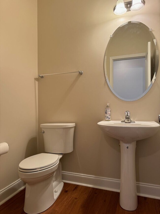 Building Photo - Better than New!