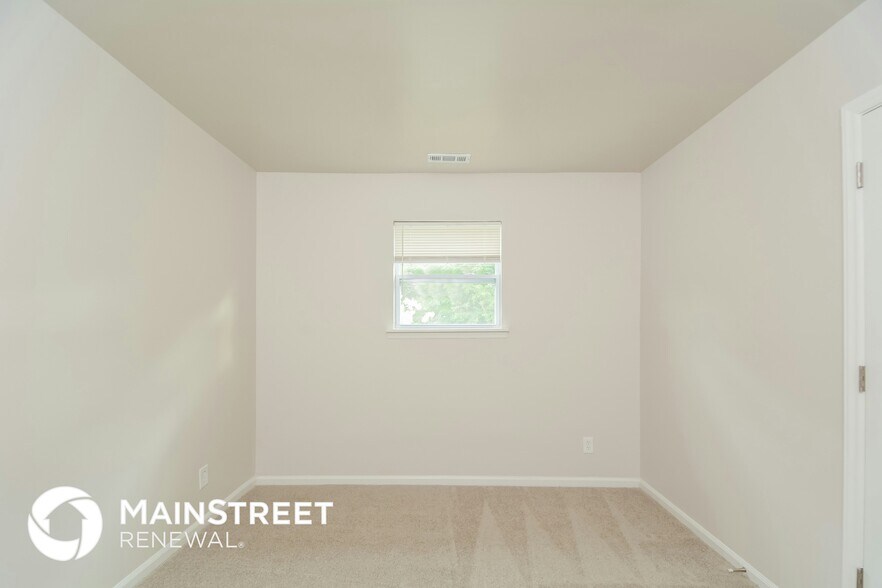 Building Photo - 213 Torain St