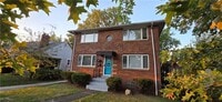 Building Photo - 617 Robinson Ave
