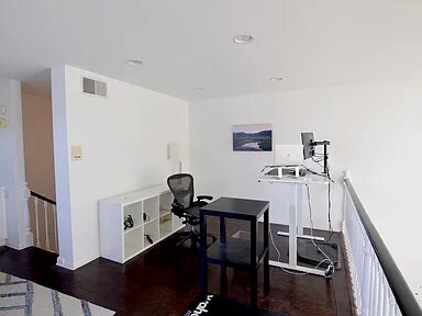 loft office - 1120 Granville Ave