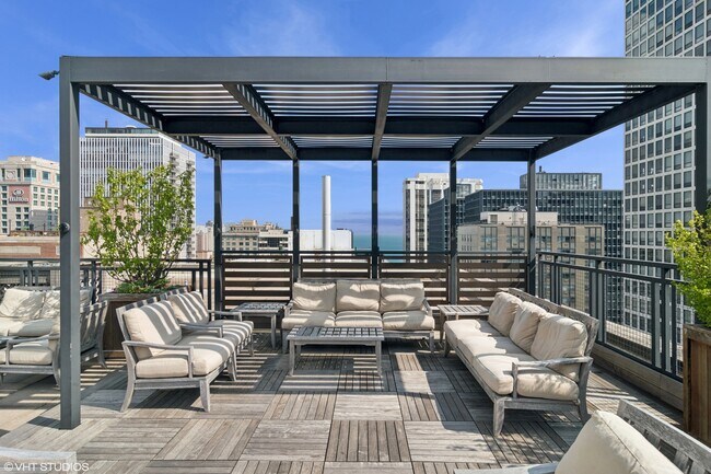 Building Photo - 850 N Dewitt Pl