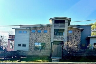 Building Photo - 1814 Maple Ave