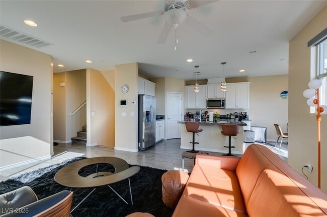 Building Photo - 172 Petaluma Valley Dr