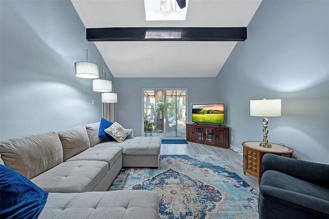 Building Photo - 116 W White Willow Cir