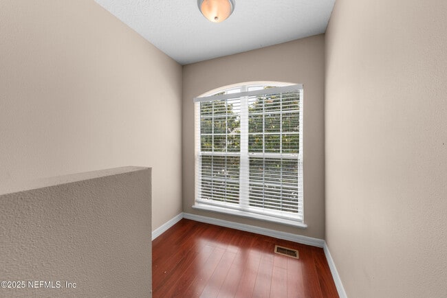 Building Photo - 11871 Lake Bend Cir