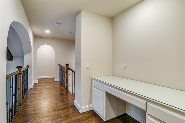 Building Photo - 631 Creekway Dr