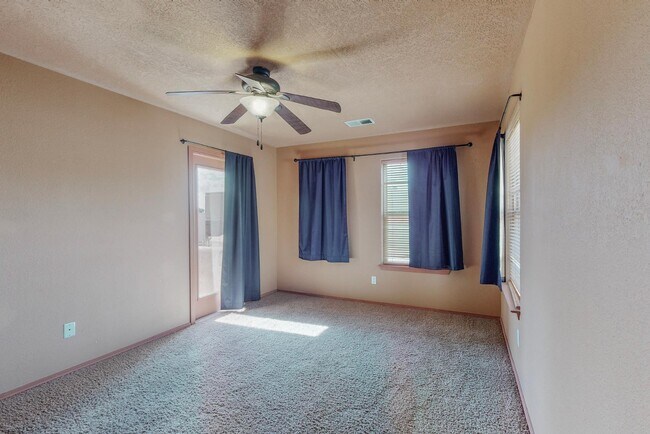Building Photo - 4901 Spanish Sun Ave NE