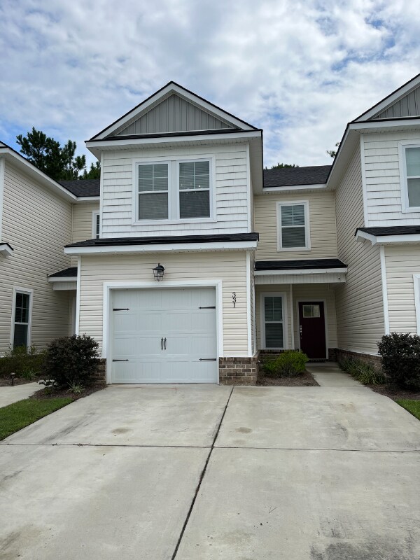 Building Photo - 331 Sonoma Dr