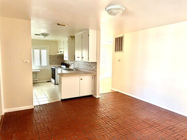 Building Photo - 4275 Bethel Blvd