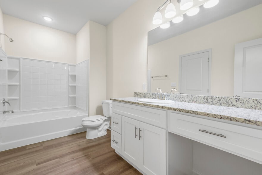 Master Bath - 20963 Oregon St