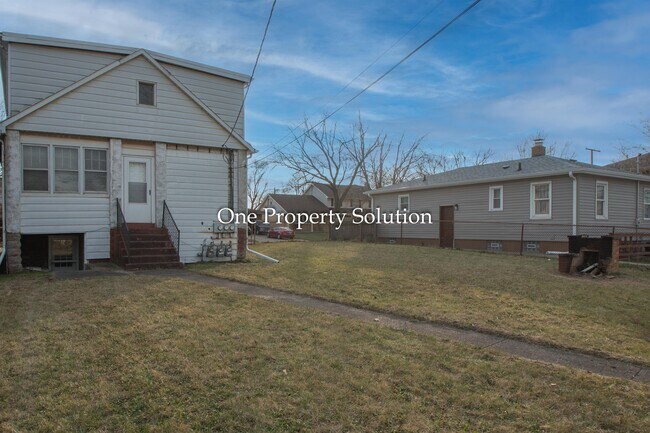 Building Photo - 2956 W 19th Pl