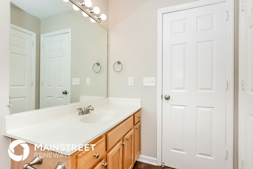 Building Photo - 5104 Bay Overlook Dr