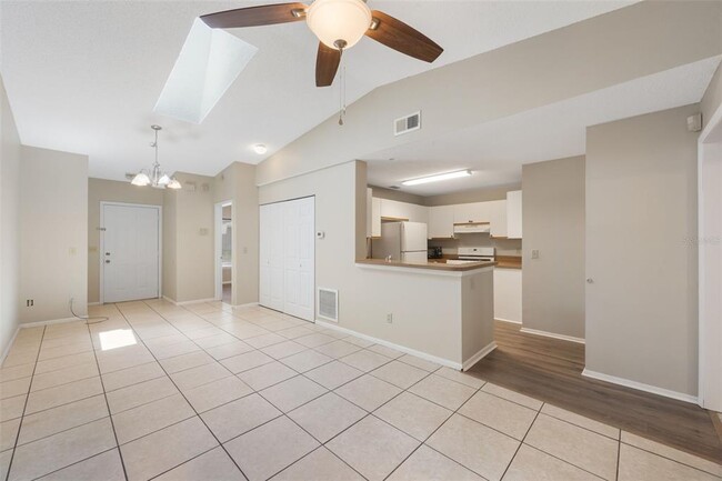 Building Photo - 963 Butterfly Blvd