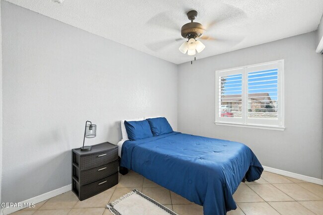 Building Photo - 329 Sereno Dr