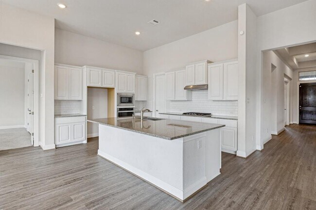 Building Photo - 727 Spinnaker Loop
