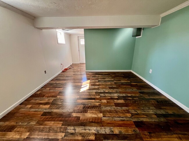 Building Photo - Pittsburgh - 2 Bedroom 1.5 Bathroom - Home...