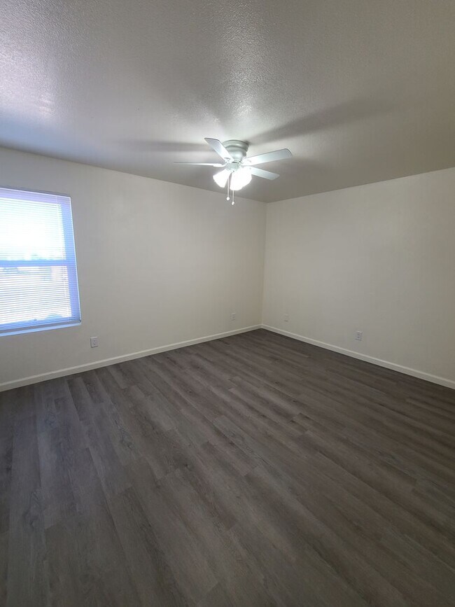 Building Photo - Newly Renovated 2 Bedroom, 1 Bath with Washer/Dryer Hook Ups.  SECTION 8 ACCEPTED